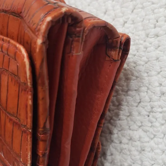 BRIGHTON ORANGE CROCODILE PATTERN CROSSBODY BAG - Picture 14 of 16